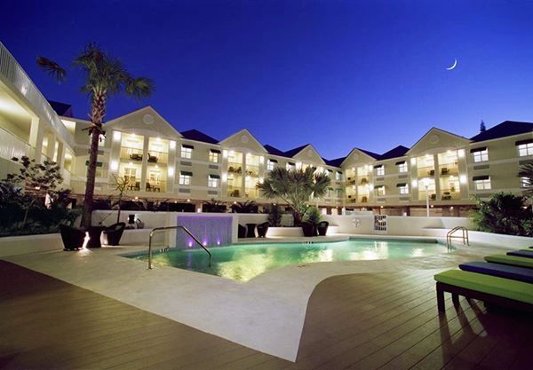Silver Palms Inn and Suites
